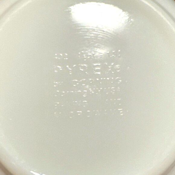 Pyrex 402 By Corning USA 1.5 QT White Butterfly Gold Glass Serving Mixing Bowl - Picture 10 of 10